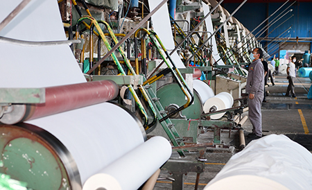 1581518593787055753.jpg 新平南恩糖纸有限责任公司制定了详尽的复工复产工作方案,对入厂车辆和人员进行严格检查检测。.jpg