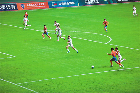 准备射门。.jpg 准备射门。.jpg