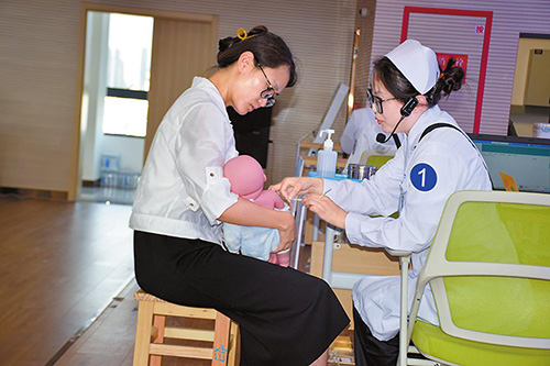 全市预防接种技能竞赛举行.jpg 全市预防接种技能竞赛举行.jpg