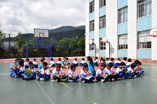 新平“书香政协”建设营造浓厚学习氛围.jpg 新平“书香政协”建设营造浓厚学习氛围.jpg