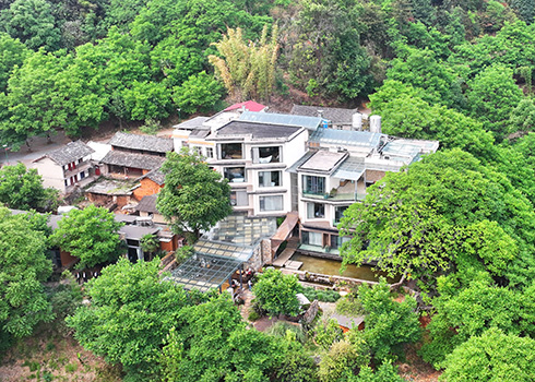 哀牢山风景区打造高端精品民宿群.jpg 哀牢山风景区打造高端精品民宿群.jpg