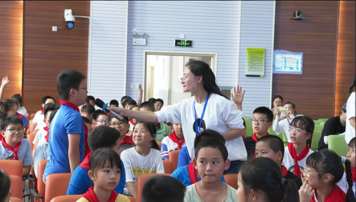 防性侵安全教育公益宣讲进校园.jpg 防性侵安全教育公益宣讲进校园.jpg