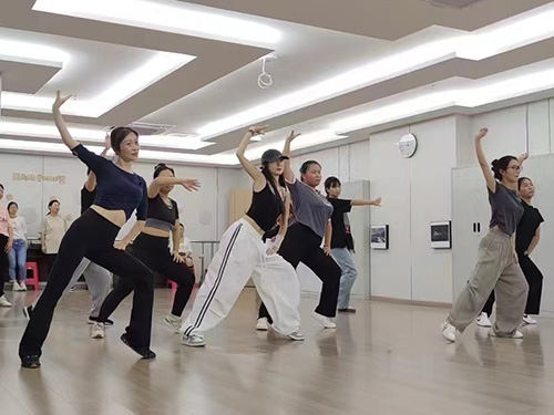 红塔区倾力建好市民身边的“温馨之家”3.jpg 红塔区倾力建好市民身边的“温馨之家”3.jpg