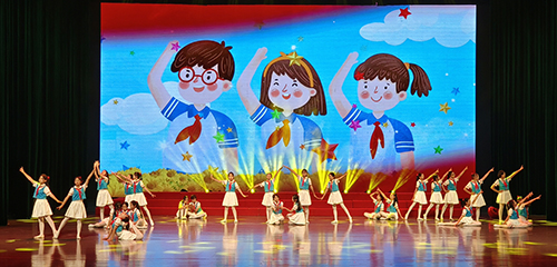 玉溪一小900余名学子毕业啦.jpg 玉溪一小900余名学子毕业啦.jpg