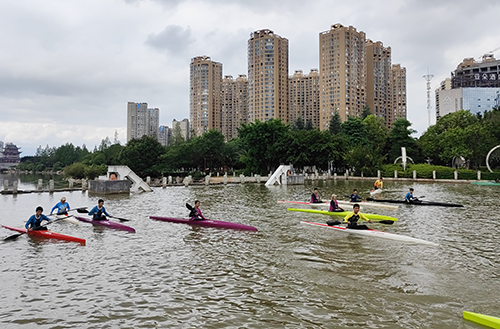 皮划艇训练忙.jpg 皮划艇训练忙.jpg