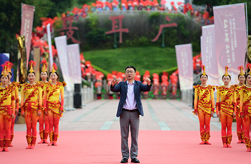 齐聚聂耳故乡 共同唱响“前进前进前进进”1.jpg 齐聚聂耳故乡 共同唱响“前进前进前进进”1.jpg