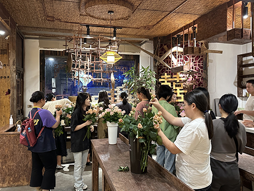 青年夜校受欢迎.jpg 青年夜校受欢迎.jpg