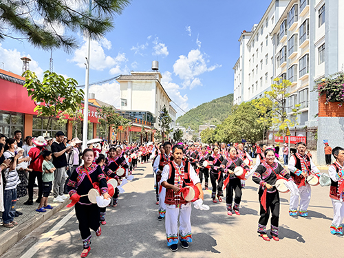 彝歌动人 火光熠熠1.jpg 彝歌动人 火光熠熠1.jpg