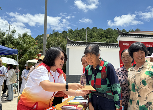 文化科技卫生“三下乡”集中示范活动开展.jpg 文化科技卫生“三下乡”集中示范活动开展.jpg