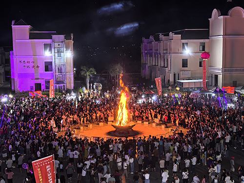 魅力侨乡欢度火把节.jpg