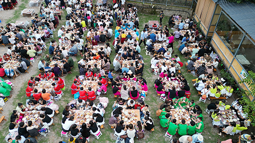 江城镇举办蒸菜文化美食节.jpg 江城镇举办蒸菜文化美食节.jpg