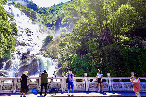 南恩瀑布进入最佳观赏期.jpg 南恩瀑布进入最佳观赏期.jpg