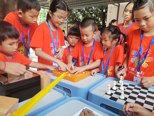 “科普大篷车”开进社区.jpg “科普大篷车”开进社区.jpg