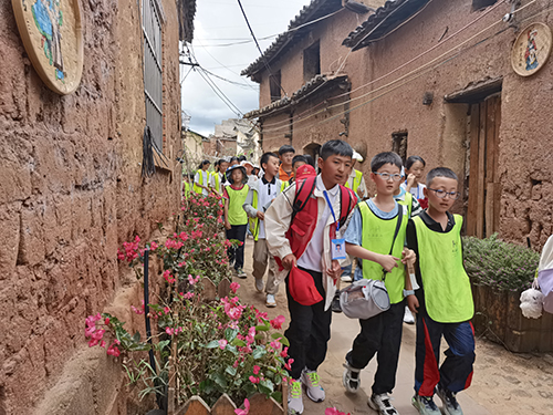 暑期研学热.jpg 暑期研学热.jpg