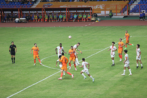 云南玉昆队1比1战平广州队.jpg 云南玉昆队1比1战平广州队.jpg