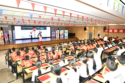 奥运冠军刘浩回乡1.jpg 奥运冠军刘浩回乡1.jpg