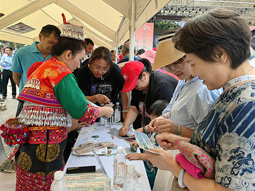 “碧玉清溪”即开型福利彩票上市销售.jpg “碧玉清溪”即开型福利彩票上市销售.jpg