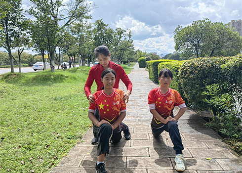 以爱作桨 助力学生奔赴梦想的星辰大海1.jpg 以爱作桨 助力学生奔赴梦想的星辰大海1.jpg