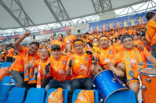 点燃足球梦想 守护家乡荣耀.jpg 点燃足球梦想 守护家乡荣耀.jpg