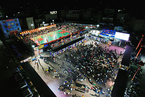 三街社区以篮球赛事点亮夜市经济.jpg 三街社区以篮球赛事点亮夜市经济.jpg