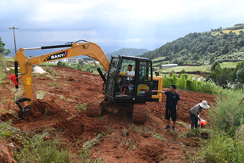 返乡大学生创办合作社助力乡村振兴.jpg 返乡大学生创办合作社助力乡村振兴.jpg