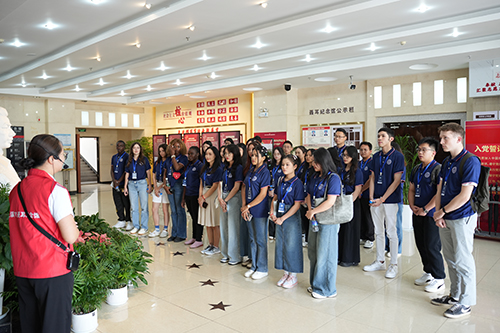 “心联通 云南行”国际青少年交流夏令营举办.jpg