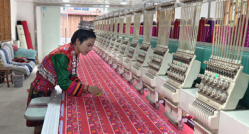 新平:让花腰傣民族文化焕发新活力.jpg 新平:让花腰傣民族文化焕发新活力.jpg