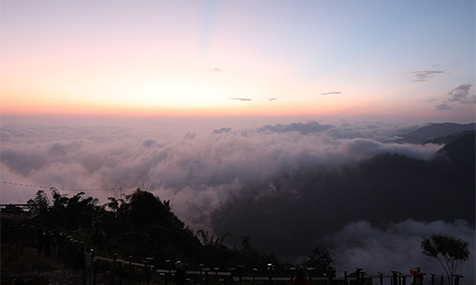 哀牢山云海美如画.jpg 哀牢山云海美如画.jpg
