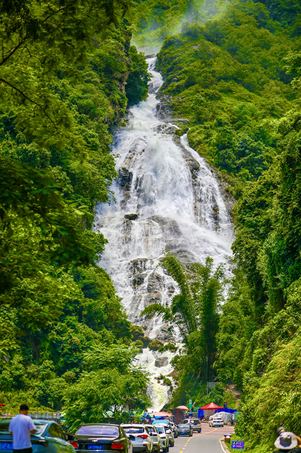 新平县让哀牢山“泼天流量”变“火热留量”.jpg 新平县让哀牢山“泼天流量”变“火热留量”.jpg