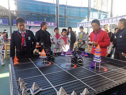 青少年科技创新大赛举行.jpg 青少年科技创新大赛举行.jpg