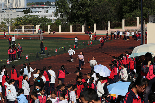 玉溪第八中学举办体育艺术节.jpg