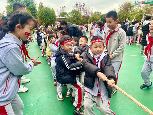 凤山小学举办第二十届体育节.jpg