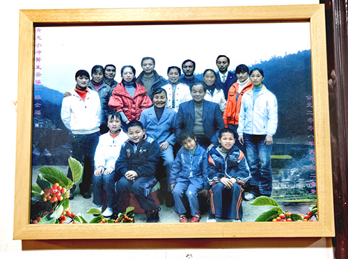 家风润乡土 花灯照初心.jpg 家风润乡土 花灯照初心.jpg