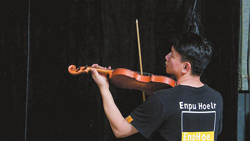 跃动的音符 不朽的精神1.jpg 跃动的音符 不朽的精神1.jpg