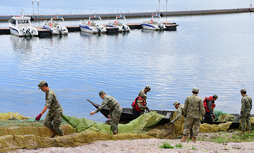 澄江市民兵护湖卫场分队守护一方生态美景.jpg 澄江市民兵护湖卫场分队守护一方生态美景.jpg