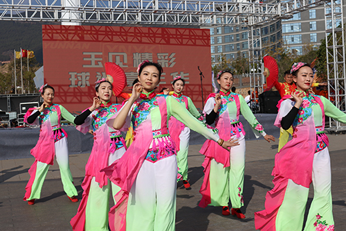 玉溪:体育赛事搭台促“三交” 共绘民族团结同心圆1.jpg 玉溪:体育赛事搭台促“三交” 共绘民族团结同心圆1.jpg