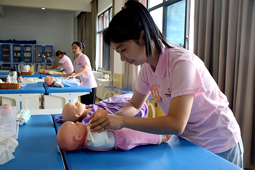 家政服务行业职业技能大赛举行.jpg 家政服务行业职业技能大赛举行.jpg