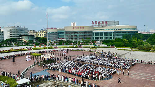 声声号角指引我们前进!前进!前进!进!.jpg 声声号角指引我们前进!前进!前进!进!.jpg