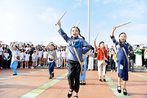 声声号角指引我们前进!前进!前进!进!8.jpg 声声号角指引我们前进!前进!前进!进!8.jpg