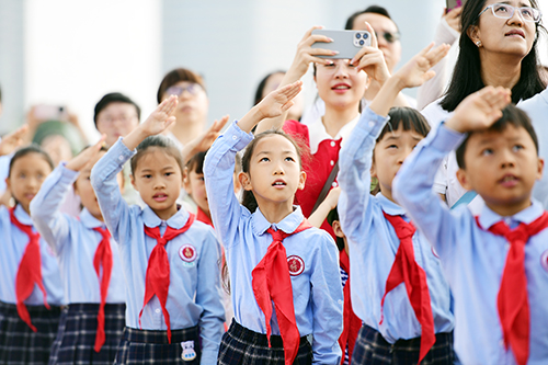 声声号角指引我们前进!前进!前进!进!9.jpg 声声号角指引我们前进!前进!前进!进!9.jpg