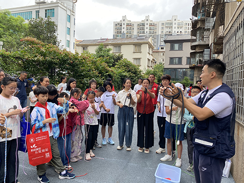 防震演练进社区 筑牢安全防护网.jpg 防震演练进社区 筑牢安全防护网.jpg