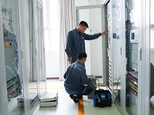 云南电网首个“双向式”稳控系统在玉成功投运.jpg 云南电网首个“双向式”稳控系统在玉成功投运.jpg