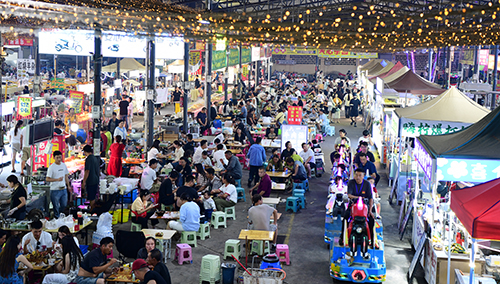 六一夜市人气旺.jpg 六一夜市人气旺.jpg