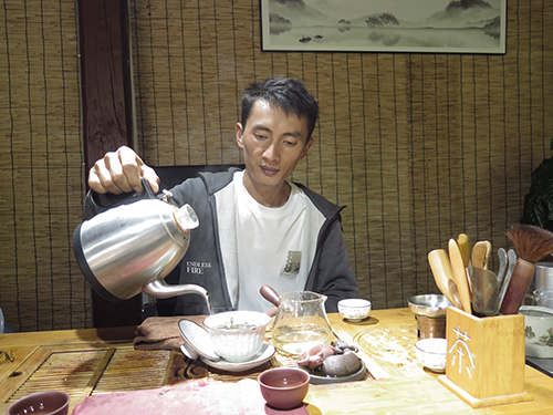 云海深处的茶香传奇.jpg 云海深处的茶香传奇.jpg