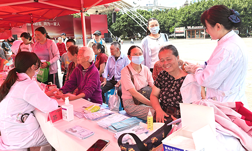 多家医院开展系列活动庆祝中国医师节.jpg 多家医院开展系列活动庆祝中国医师节.jpg