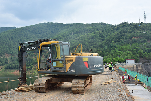 筑牢防汛安全屏障 保障群众生命财产安全.jpg 筑牢防汛安全屏障 保障群众生命财产安全.jpg