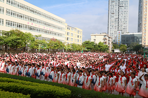 玉溪中小学:开学第一课 扬帆启新程.jpg 玉溪中小学:开学第一课 扬帆启新程.jpg