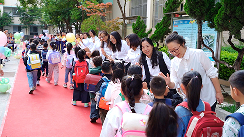 玉溪中小学:开学第一课 扬帆启新程1.jpg 玉溪中小学:开学第一课 扬帆启新程1.jpg