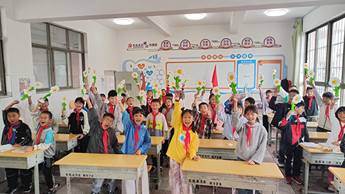 玉溪中小学:开学第一课 扬帆启新程5.jpg 玉溪中小学:开学第一课 扬帆启新程5.jpg