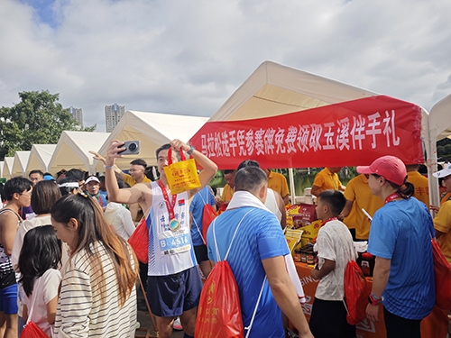 两万跑者与玉溪的“双向奔赴”6.jpg 两万跑者与玉溪的“双向奔赴”6.jpg